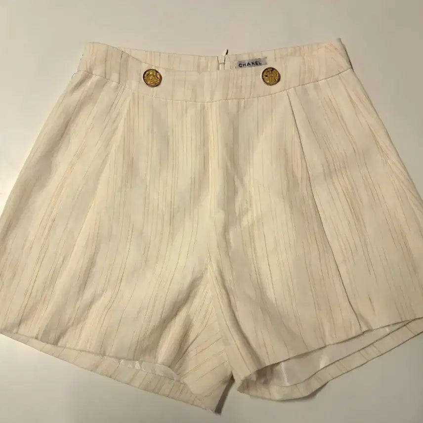 [BUNJANG] Chanel Striped Shorts / 샤넬 스트라이프 반바지
