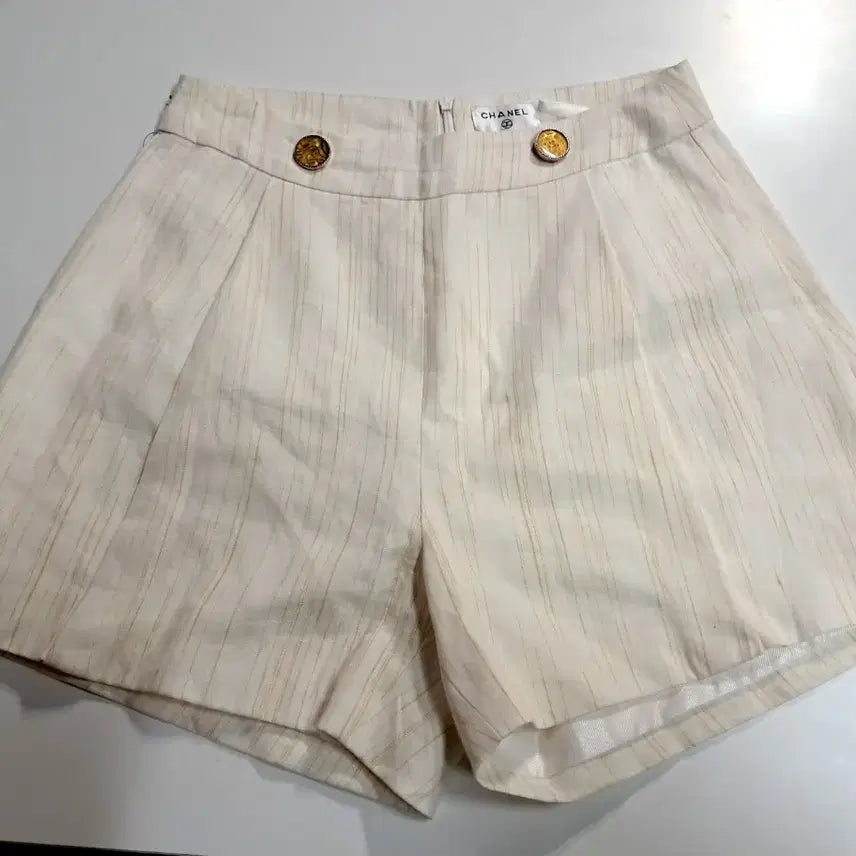 [BUNJANG] Chanel Striped Shorts / 샤넬 스트라이프 반바지