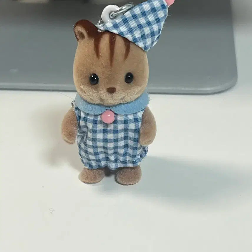 [BUNJANG] Sylvanian Families Walnut Squirrel Pajama Keychain / 실바니안 호두다람쥐 파자마 키링