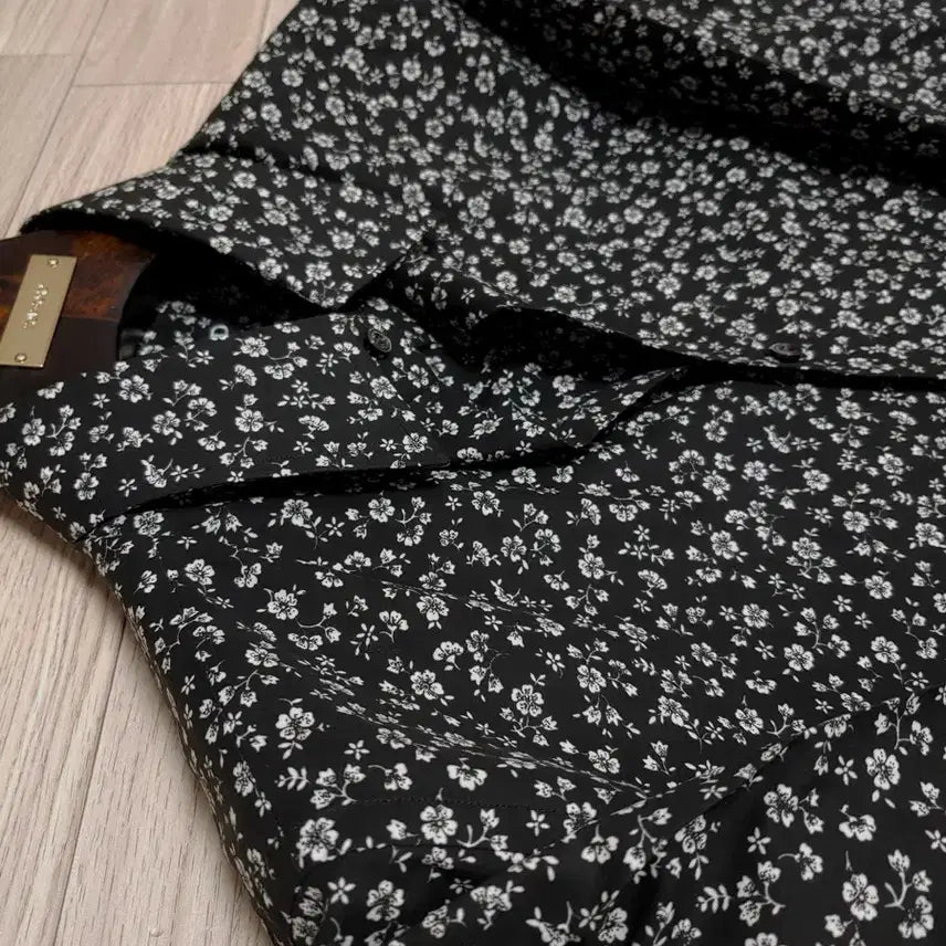[SOLD OUT] 톰포드 블랙 플라워셔츠