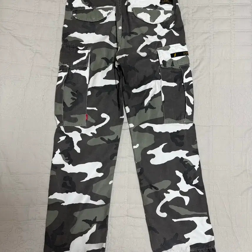 [SOLD OUT] WTAPS 밀리터리 카모 카고 팬츠