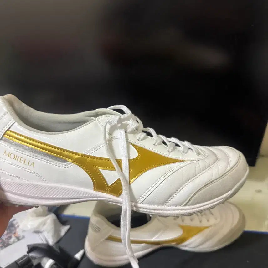 [SOLD OUT] 미즈노 260 풋살화 팝니다
