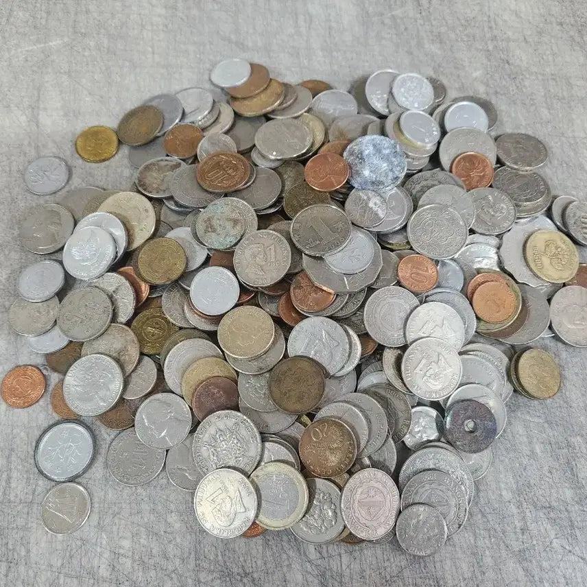 [BUNJANG] Foreign Coins Collection (Approximately 300 Coins) / 각국 외국 동전 모음 약300개