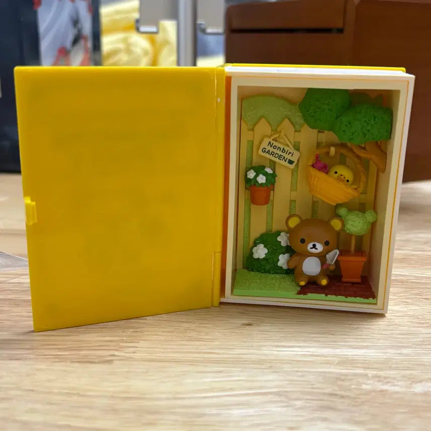 [BUNJANG] Rilakkuma Happy Little Book Hakorium Rement Figure / 리락쿠마 해피 리틀북 하코리움 리멘트 피규어 식완 가드닝 정원
