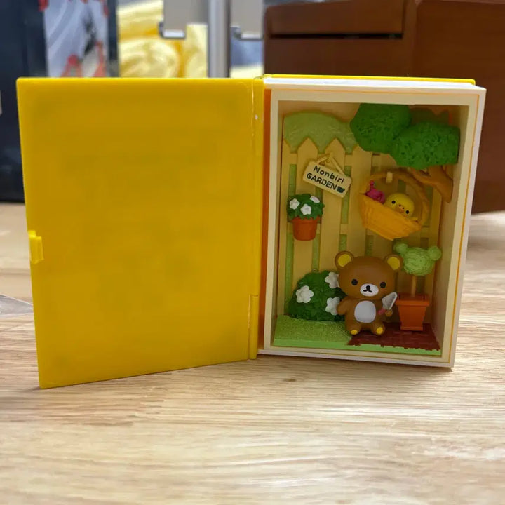 [BUNJANG] Rilakkuma Happy Little Book Hakorium Rement Figure / 리락쿠마 해피 리틀북 하코리움 리멘트 피규어 식완 가드닝 정원