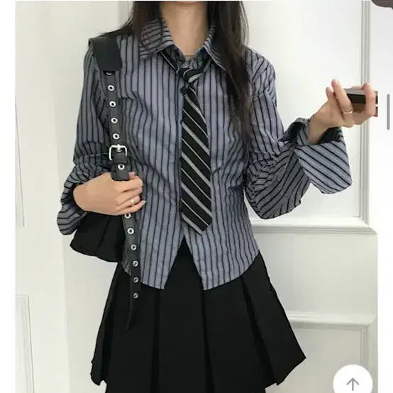 [BUNJANG] Ably Striped Semi-Crop Shirt with Tie Set / 에이블리 스트라이프 긱시크 세미크롭 셔츠 넥타이 세트