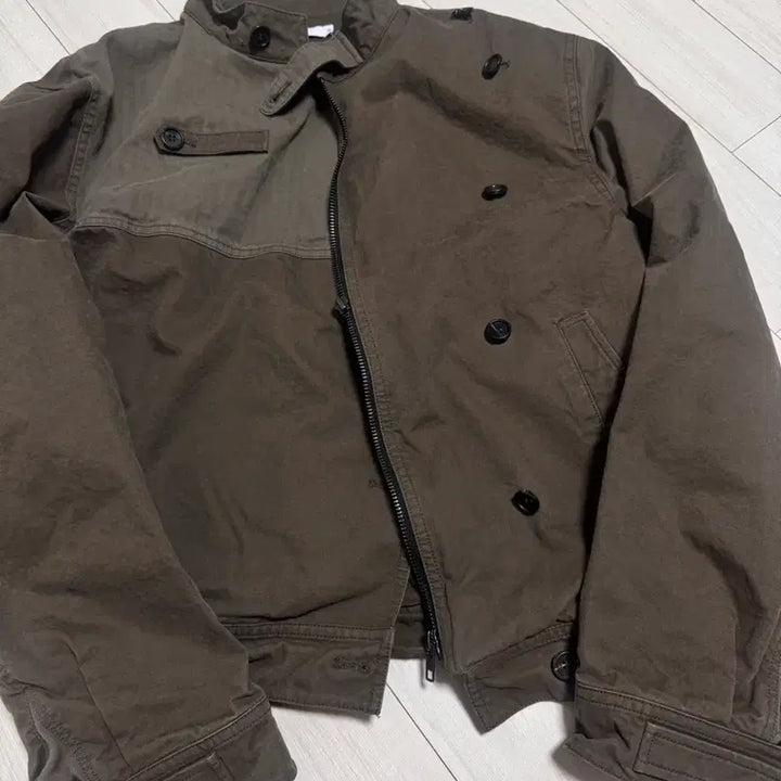 [SOLD OUT] 해칭룸 Hatchingroom 브라운 버튼 자켓