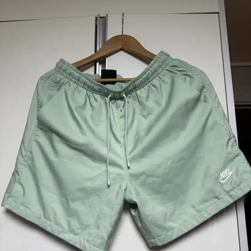 [BUNJANG] Nike Woven Flow Shorts Pistachio / 나이키 우븐 플로우 쇼츠 피스타치오
