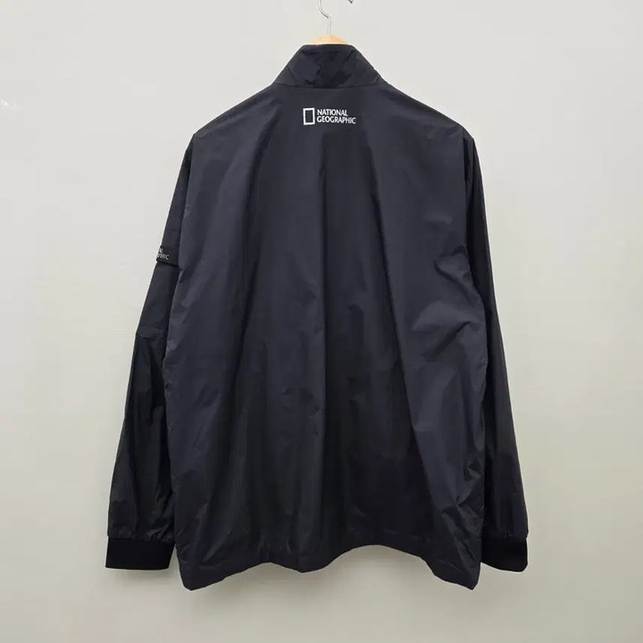 [SOLD OUT] 내셔널지오그래픽 바람막이 블랙