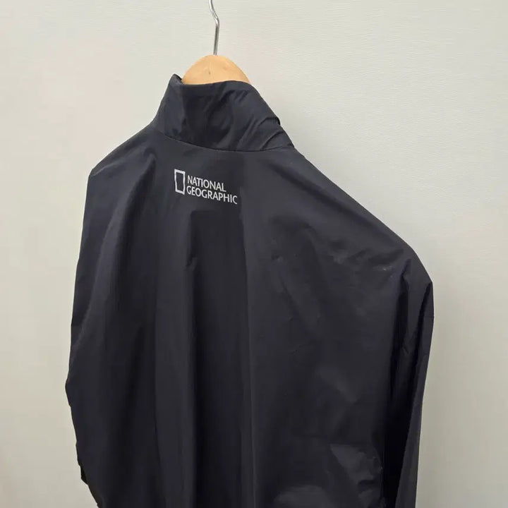 [SOLD OUT] 내셔널지오그래픽 바람막이 블랙