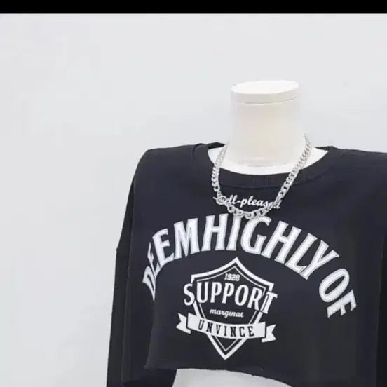 [BUNJANG] Cropped Cut-Out Sweatshirt Layered Long-Sleeve T-Shirt / 크롭 컷팅 맨투맨 레이어드 긴팔티