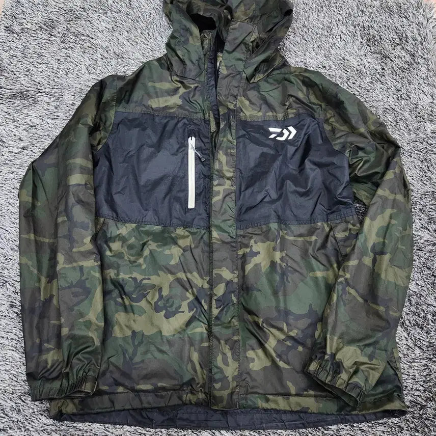 [BUNJANG] Daiwa Camo Waterproof Hooded Jacket XL / 다이와 카모 방수 후드 자켓 xl