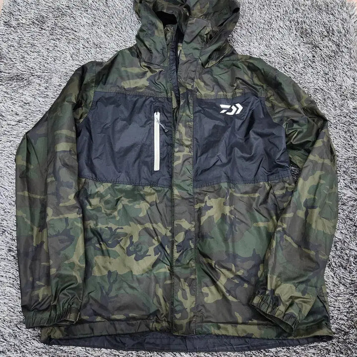 [BUNJANG] Daiwa Camo Waterproof Hooded Jacket XL / 다이와 카모 방수 후드 자켓 xl