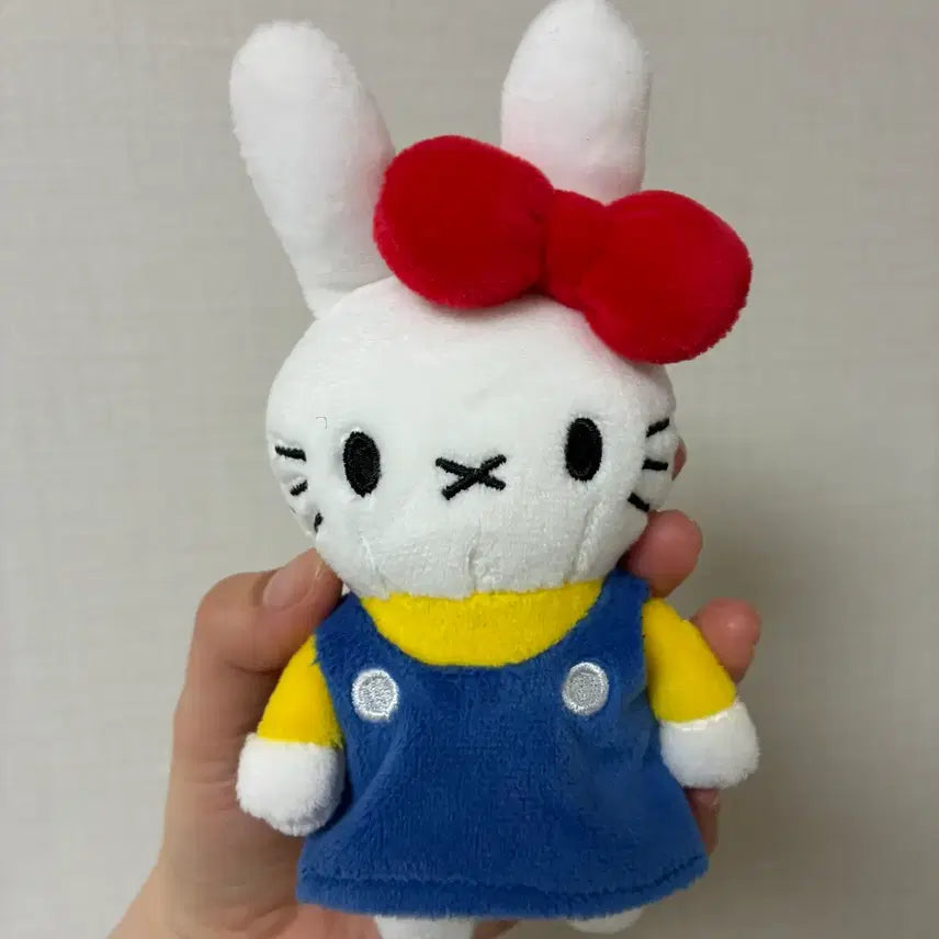 [BUNJANG] Miffy x Kitty Collaboration Mitty Doll Keychain / 새상품 미피x키티 콜라보 미티 인형 키링