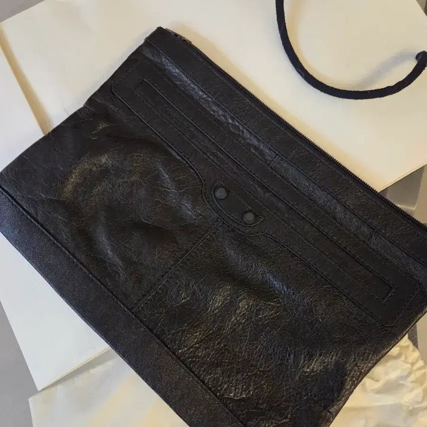 [BUNJANG] Balenciaga Leather Clutch Bag / 새상품) 발렌시아가 블랙 레더 클러치 가방