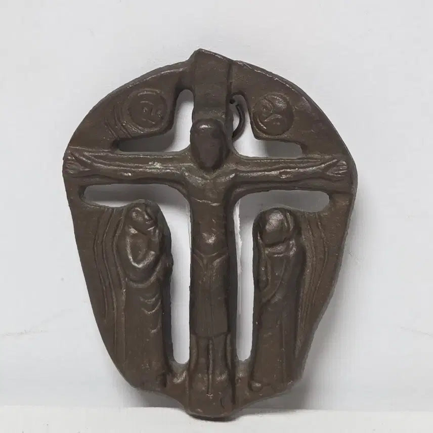 [BUNJANG] Brass Cross with Virgin Mary Sculpture / 황동 십자가 금속 성모마리아 황동 십자가 작가작품