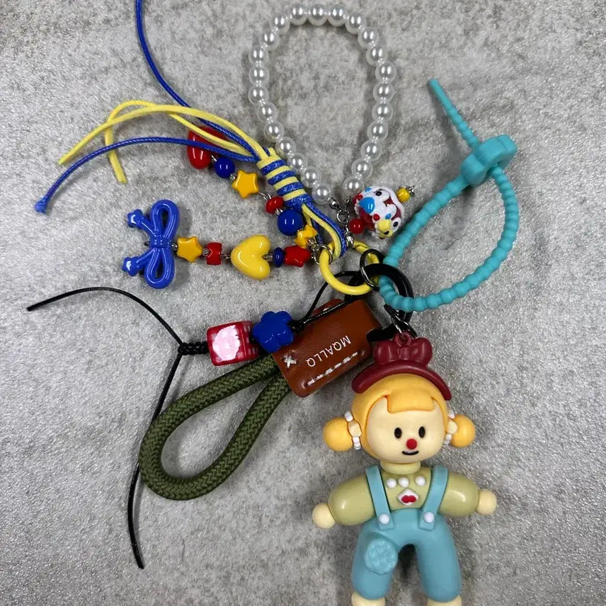 [BUNJANG] Charming Doll and Bead Keychain / 주렁주렁 키링
