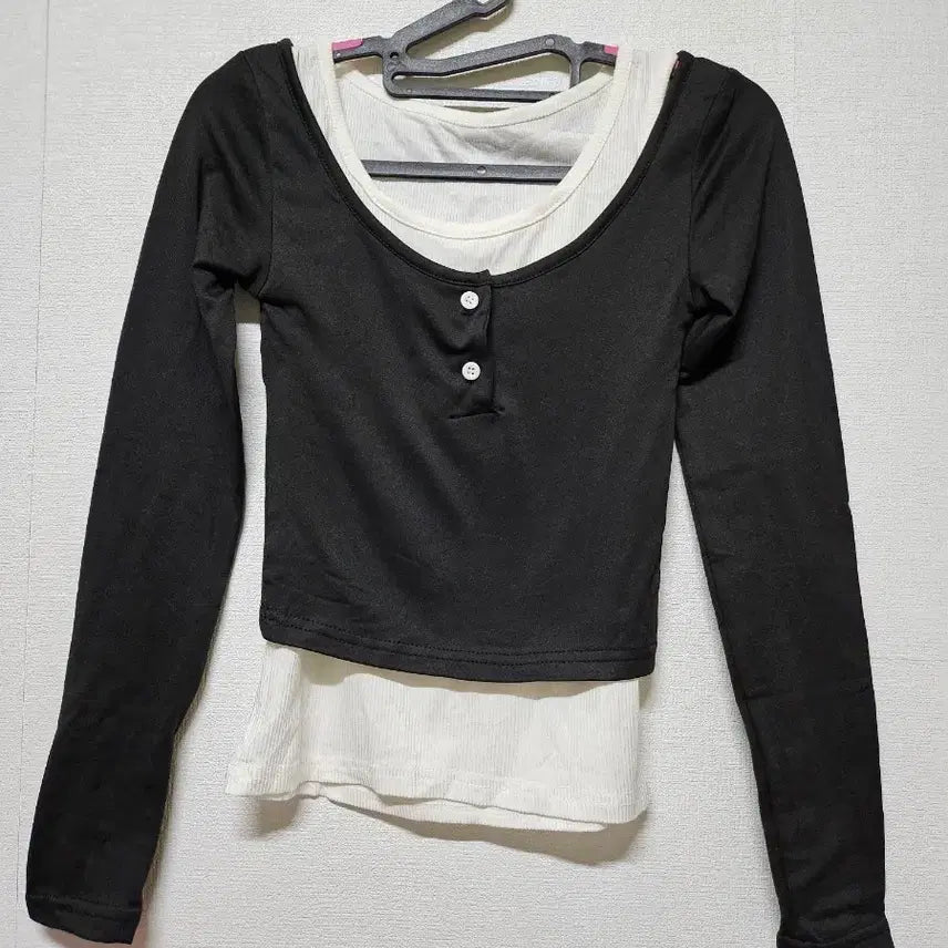 [BUNJANG] Layered Crop Long Sleeve T-shirt / 블랙 레이어드 크롭 긴팔티