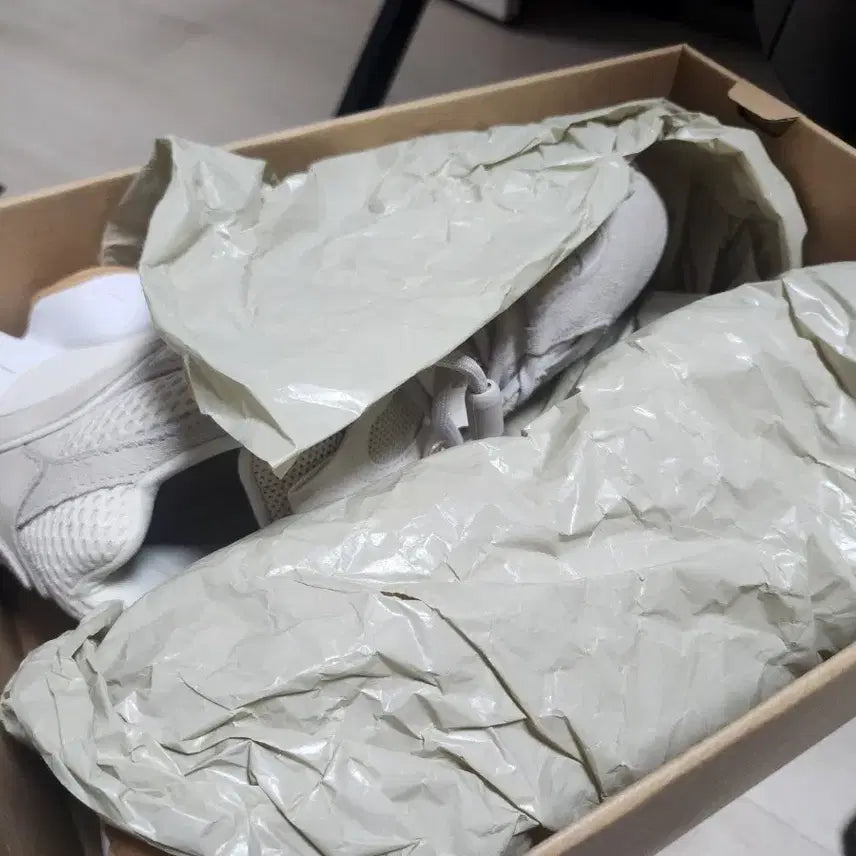 [BUNJANG] Adidas Yeezy 500 Bone White Sneakers / 이지 500 본화이트