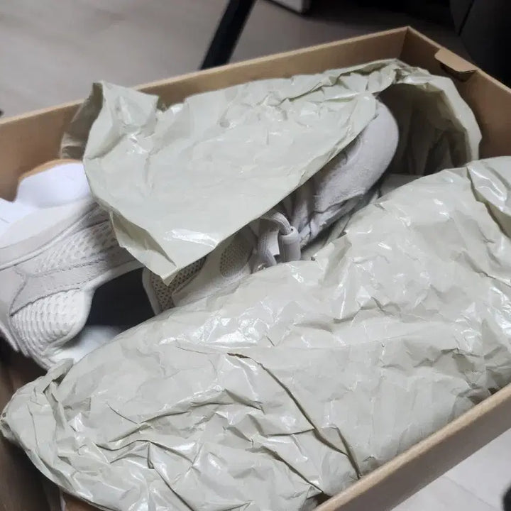 [BUNJANG] Adidas Yeezy 500 Bone White Sneakers / 이지 500 본화이트