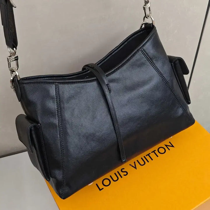 [BUNJANG] Louis Vuitton Black Chain Shoulder Bag / 루이비통 신상 패션 블랙 체인 숄더백신여자 가방