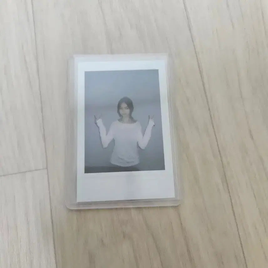 [SOLD OUT] 하츠투하츠 이안 the chase 폴라로이드
