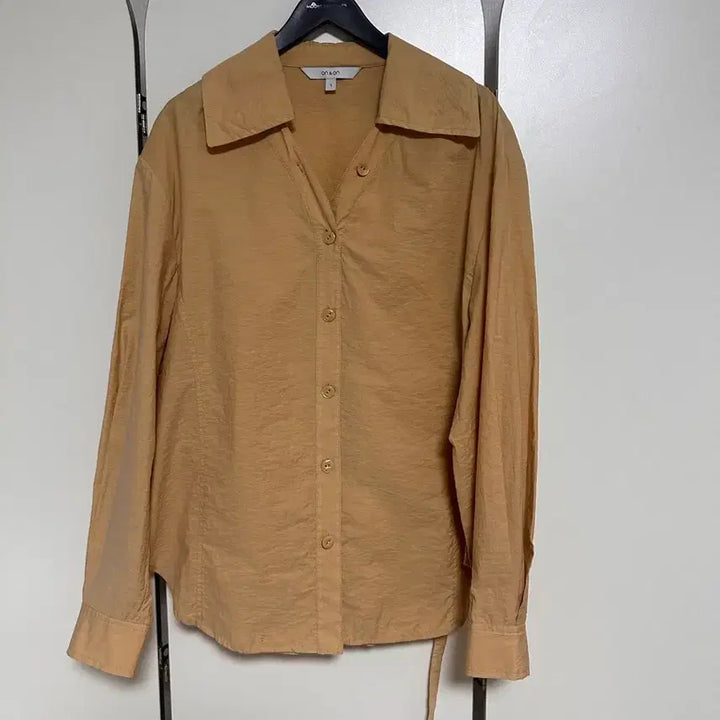 [BUNJANG] On&amp;On Orange Blouse Shirt / 온앤온 셔츠 1사이즈 봄블라우스 셔츠 새거 같아요