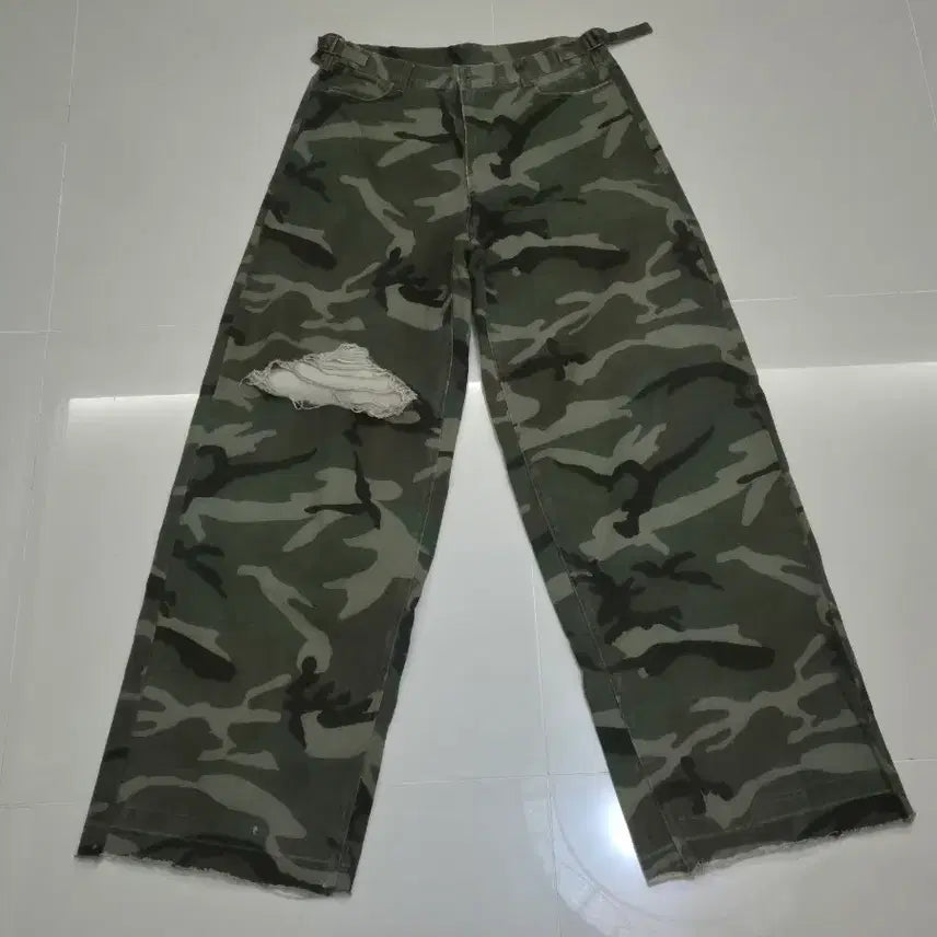 [BUNJANG] Emonsstance Club Woodland Camo Pants Size 1 / [1] 에모스탠스클럽 우드랜드 카모팬츠