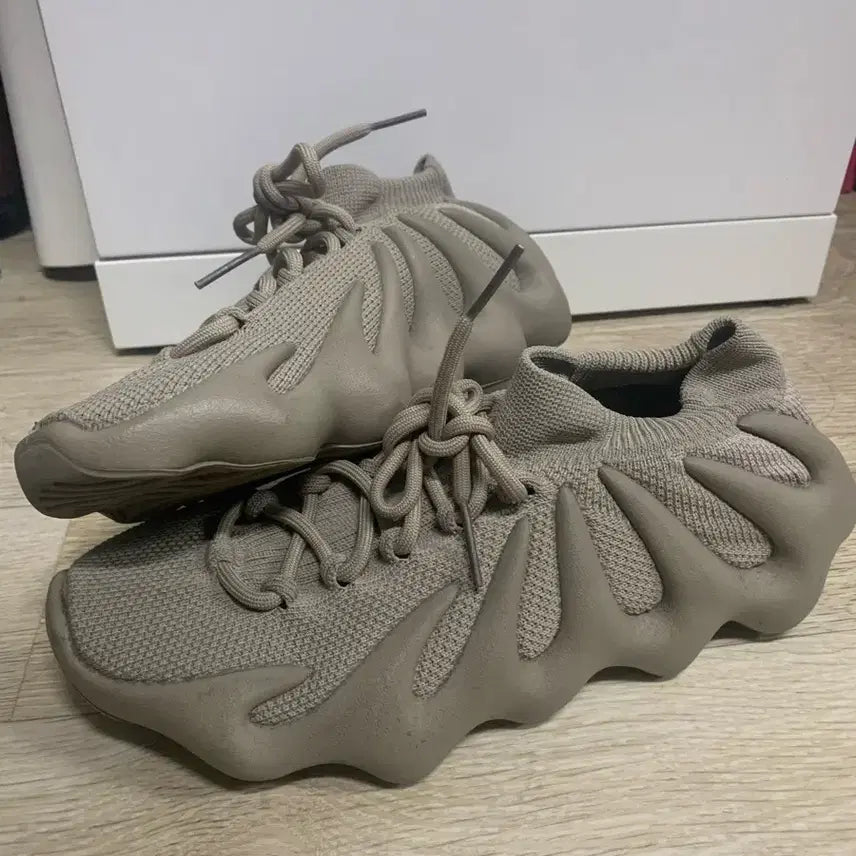 [BUNJANG] Adidas Yeezy 450 Stone Flax (Size 260) Sneakers / 이지 450 스톤플랙스 (260)