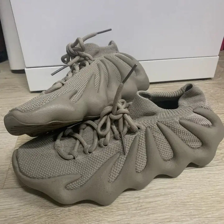 [BUNJANG] Adidas Yeezy 450 Stone Flax (Size 260) Sneakers / 이지 450 스톤플랙스 (260)