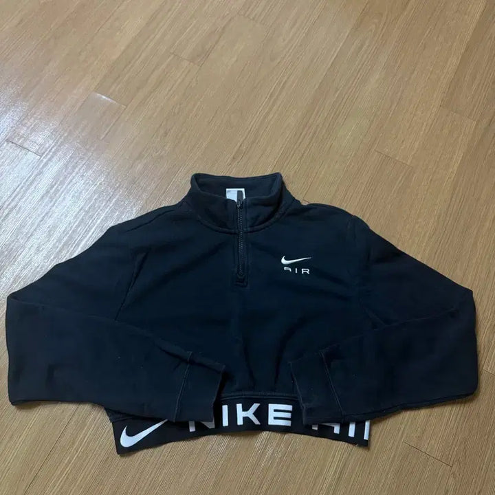 [BUNJANG] Nike Air Crop Half-Zip Black Top / 나이키 에어 크롭 반집업 블랙