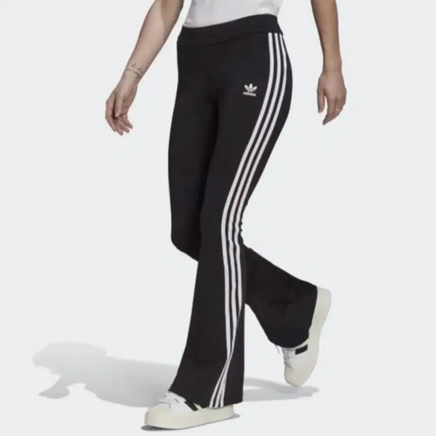 [BUNJANG] Adidas Flared Leggings (Size S) / 아디다스 플레어드 레깅스 S