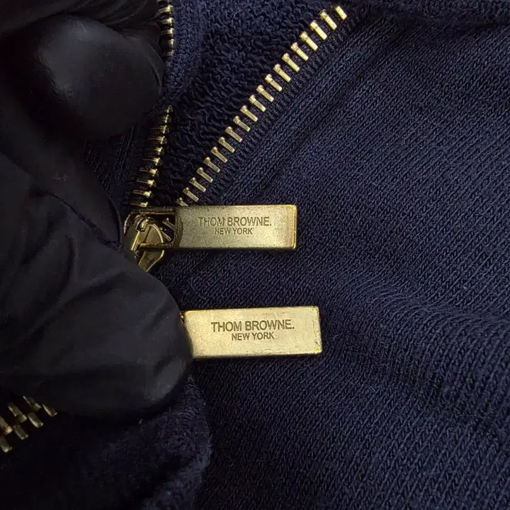 [BUNJANG] Thom Browne Tricolor Stripe Hooded Zip-Up Jacket / {클로젯}[5]톰브라운 백삼선 후드집업
