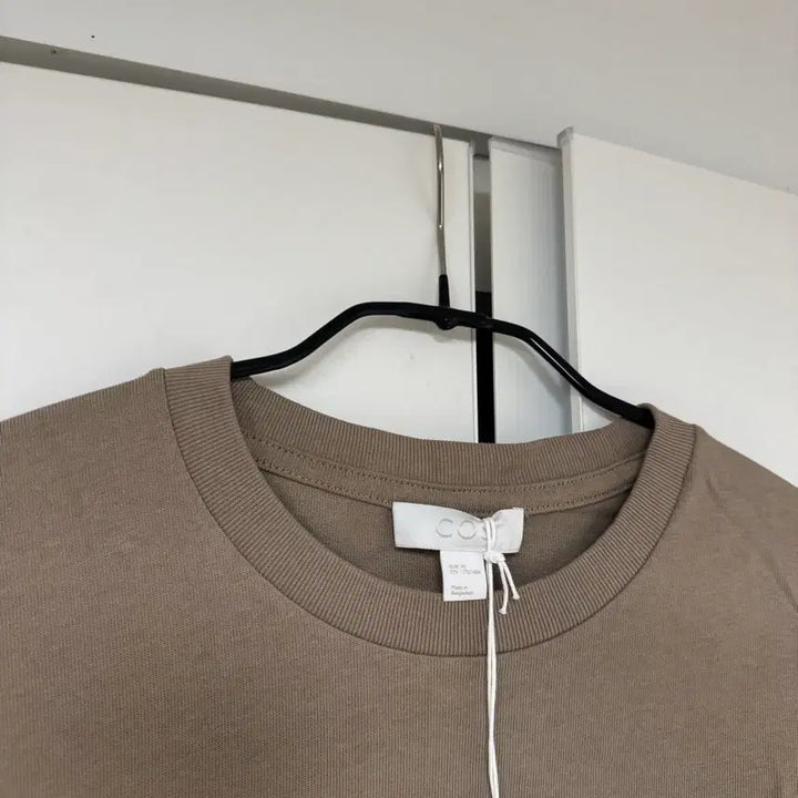 [BUNJANG] COS Brown Short-Sleeve T-Shirt - M / [새제품] COS 코스 브라운 반팔 티셔츠 - M