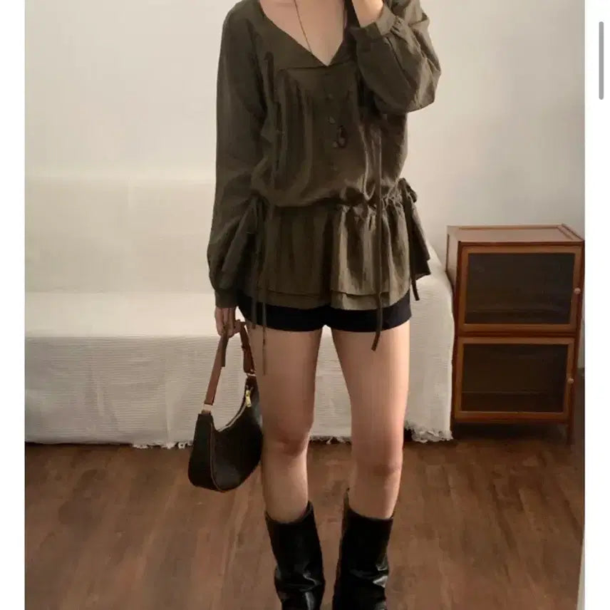 [BUNJANG] Oberall Hazel Blouse / 2색상 새제품) 오베럴 헤이즐 블라우스 새제품 카키브라운, 블랙