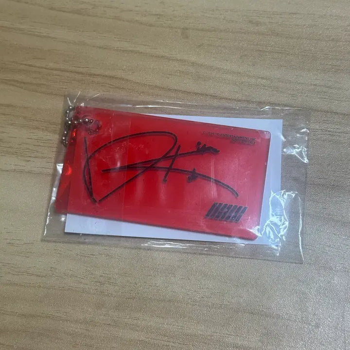 [BUNJANG] iKON Kim Donghyuk OK Signed Keyring / 아이콘 김동혁 암오케이 싸인 키링