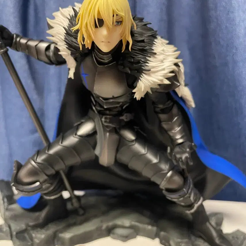 [BUNJANG] Fire Emblem: Three Houses Dimitri Figure / 풍화설월 디미트리 피규어