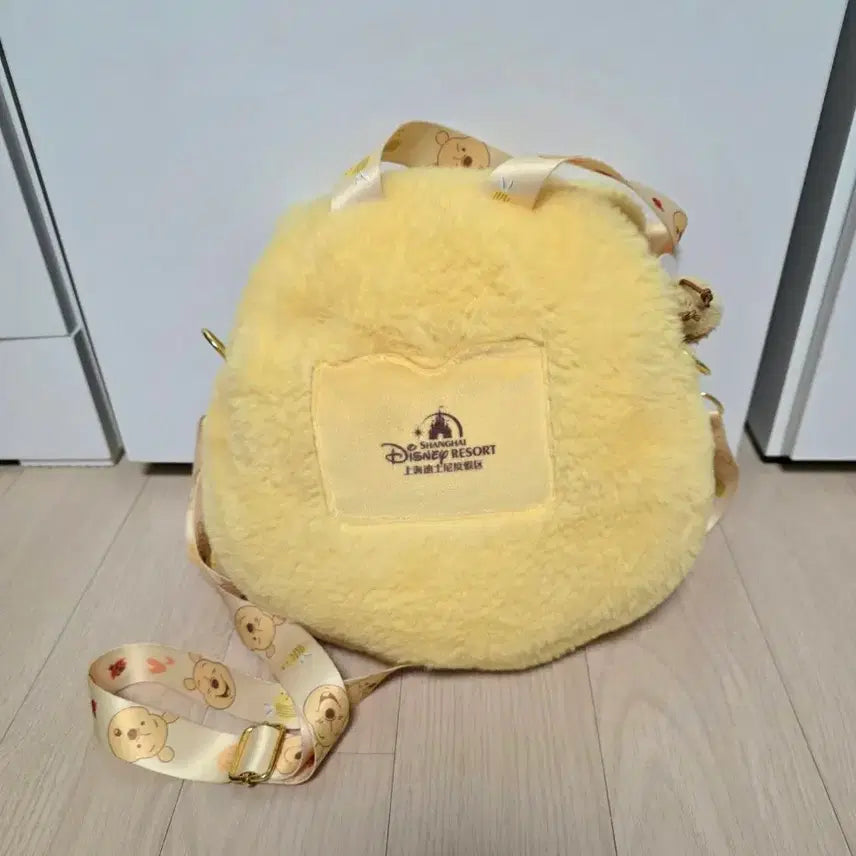 [BUNJANG] Disney Shanghai Winnie the Pooh Shoulder Bag / Disney Shanghai pooh 상하이 디즈니 푸우 숄더백