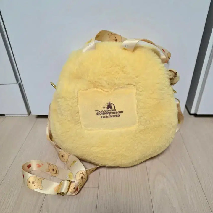 [BUNJANG] Disney Shanghai Winnie the Pooh Shoulder Bag / Disney Shanghai pooh 상하이 디즈니 푸우 숄더백