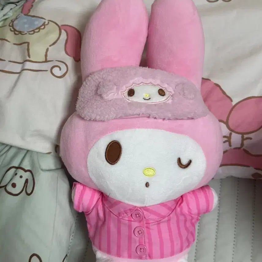 [BUNJANG] Sanrio My Melody Pajama Plush Doll / 산리오 마이멜로디 꿀잠 파자마 인형 새상품