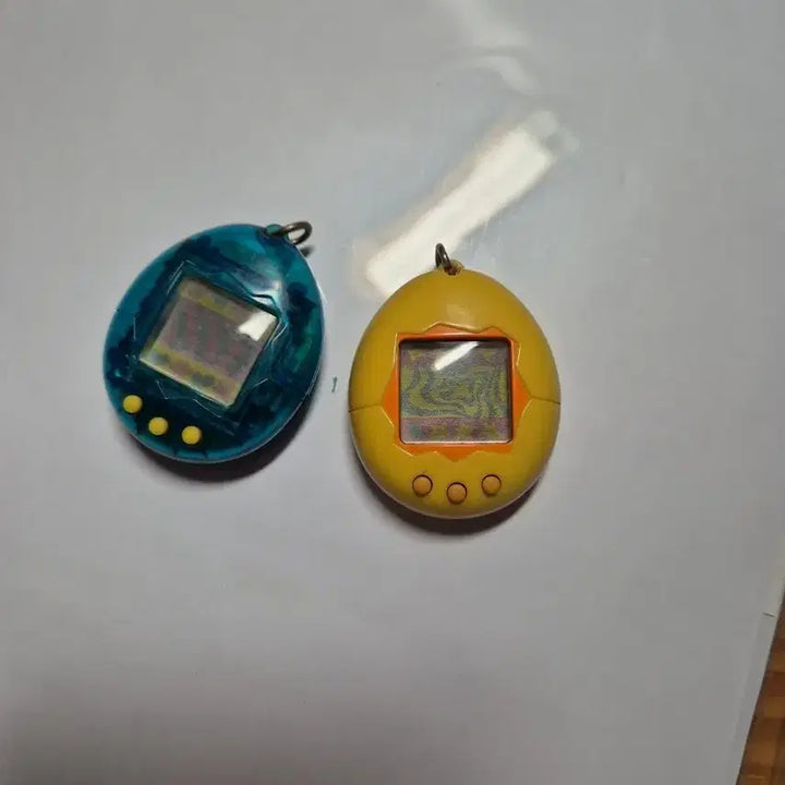 [BUNJANG] Tamagotchi Classic Keychain / 고전 다마고치 키링 - 진짜 다마고치