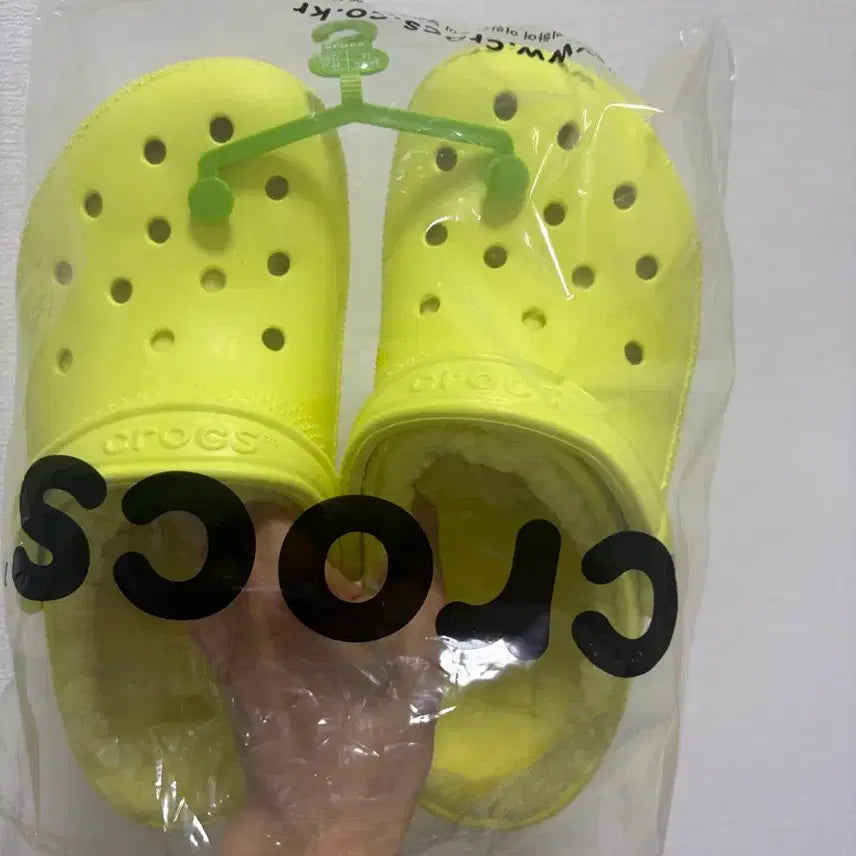 [BUNJANG] Crocs Lined Slippers Yellow Size 37 / 크록스 털 실내화 37
