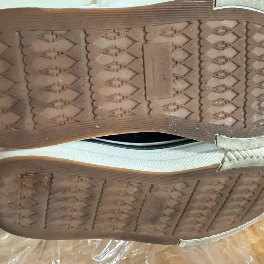 [BUNJANG] AMI Signature Heart Logo Canvas Low-Top Sneakers / 아미 스니커즈 신발