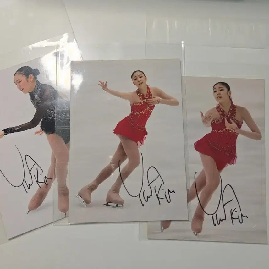 [BUNJANG] Kim Yuna Autographed Signature Bundle Set / 김연아 친필싸인 3장 일괄