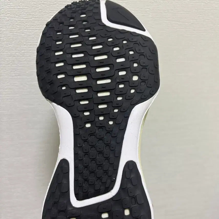 [BUNJANG] Nike Zoom Invincible Run 3 Black 245 / 나이키 줌 인빈서블 런 3 블랙 245