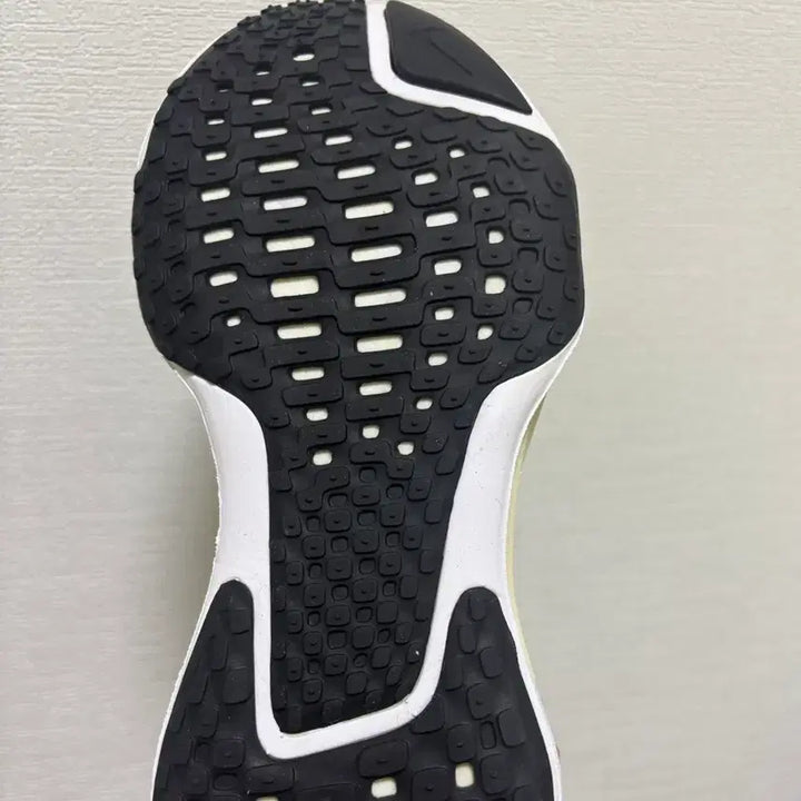 [BUNJANG] Nike Zoom Invincible Run 3 Black 245 / 나이키 줌 인빈서블 런 3 블랙 245