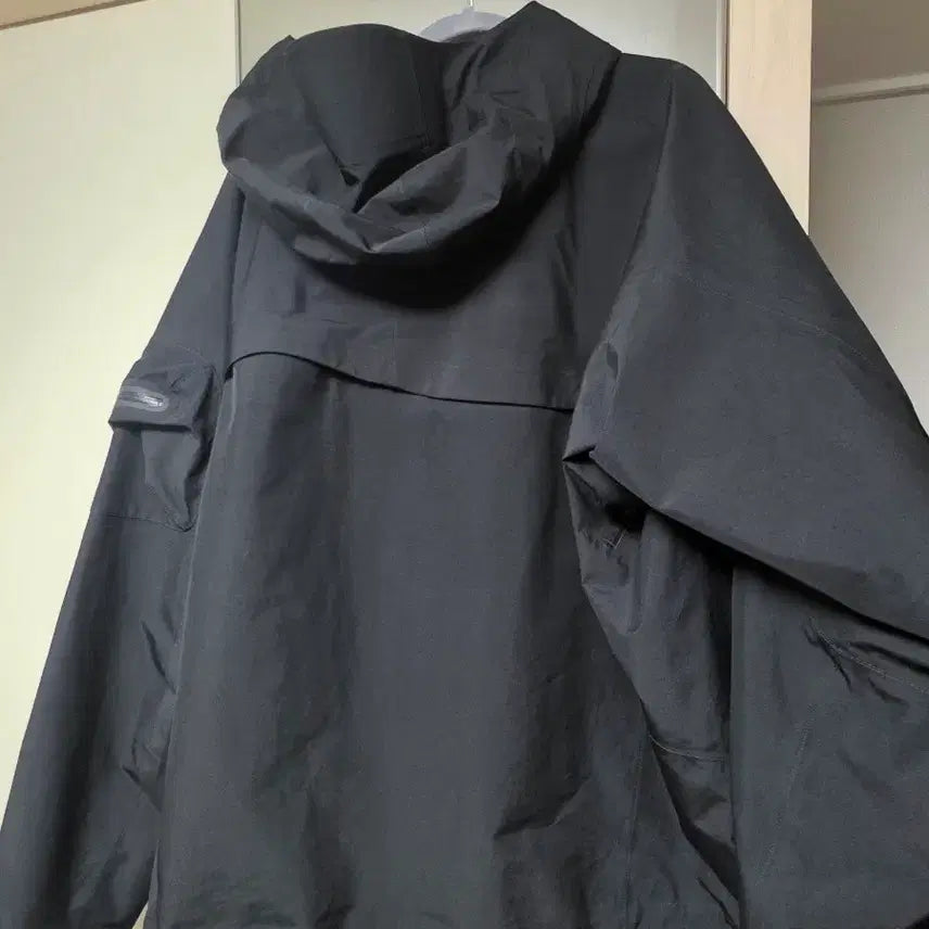 [BUNJANG] Nike x Off-White NRG Gore-Tex Jacket Black XL / XL 나이키 x 오프화이트 NRG 고어텍스 자켓 블랙 - 아시아