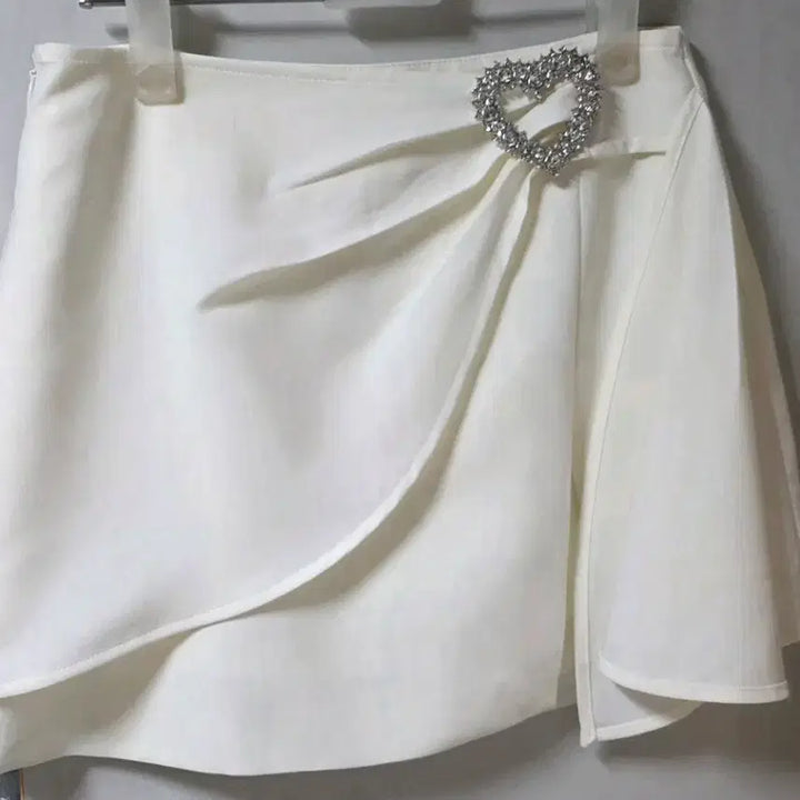 [BUNJANG] Daylinholic Cubic Embellished Skirt / 수입의류  큐빅치마 데이린홀릭 스나계