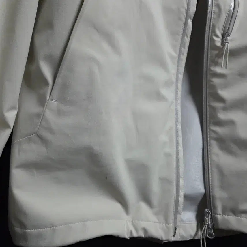 [BUNJANG] Musinsa Standard Shelter Windbreaker Jacket Stone White M / 무신사 스탠다드 쉘터 윈드브레이커 자켓 스톤화이트 m