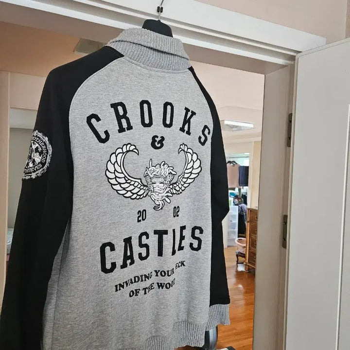 [BUNJANG] Crooks &amp; Castles Stadium Jacket / 크룩스앤캐슬자켓
